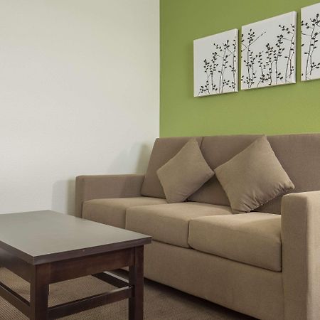 אינגלסייד Sleep Inn & Suites מראה חיצוני תמונה