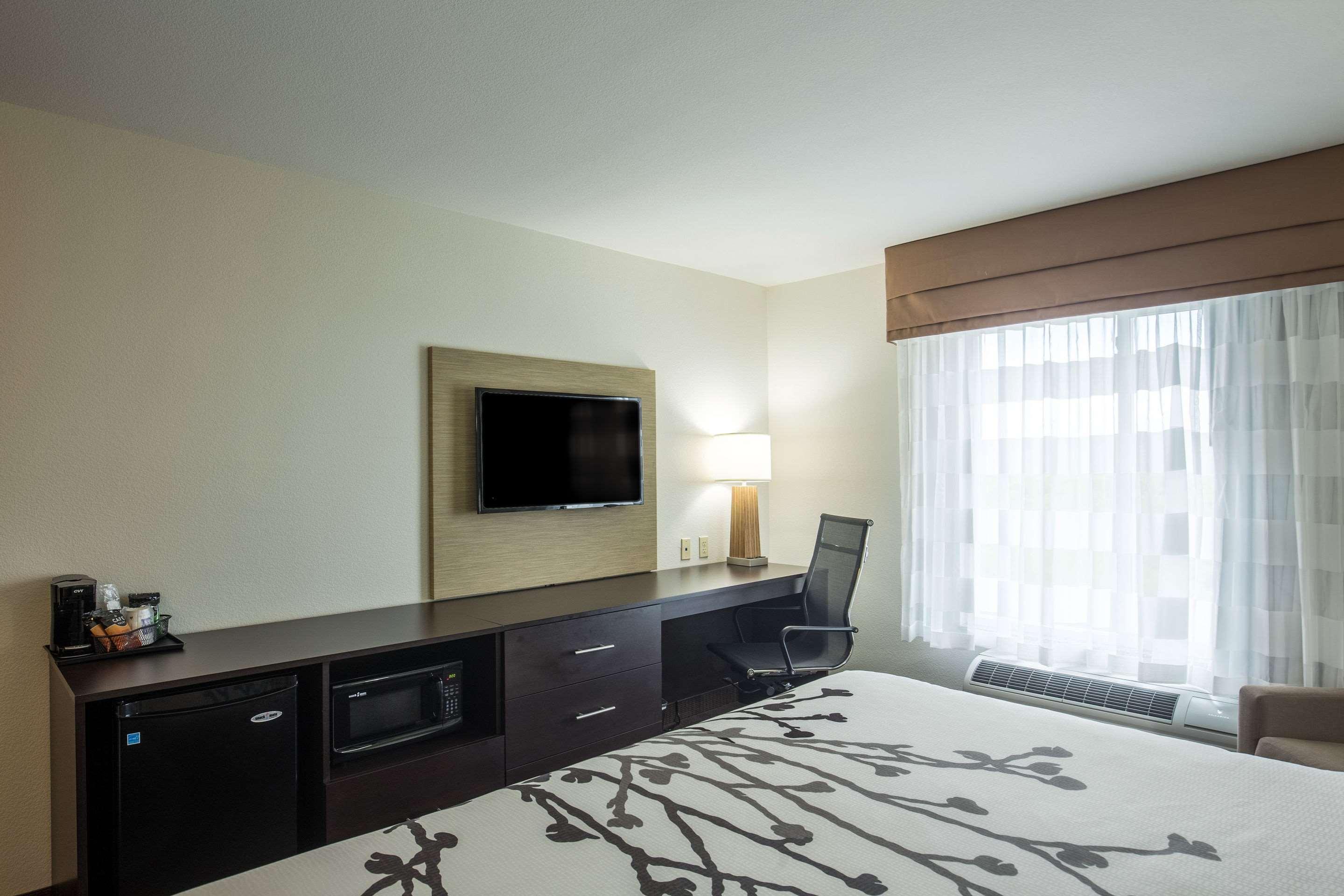 אינגלסייד Sleep Inn & Suites מראה חיצוני תמונה