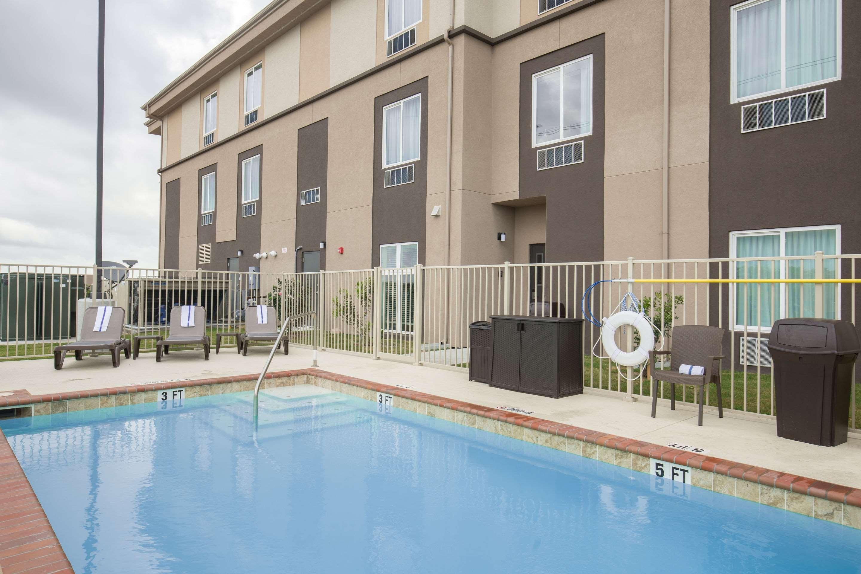 אינגלסייד Sleep Inn & Suites מראה חיצוני תמונה