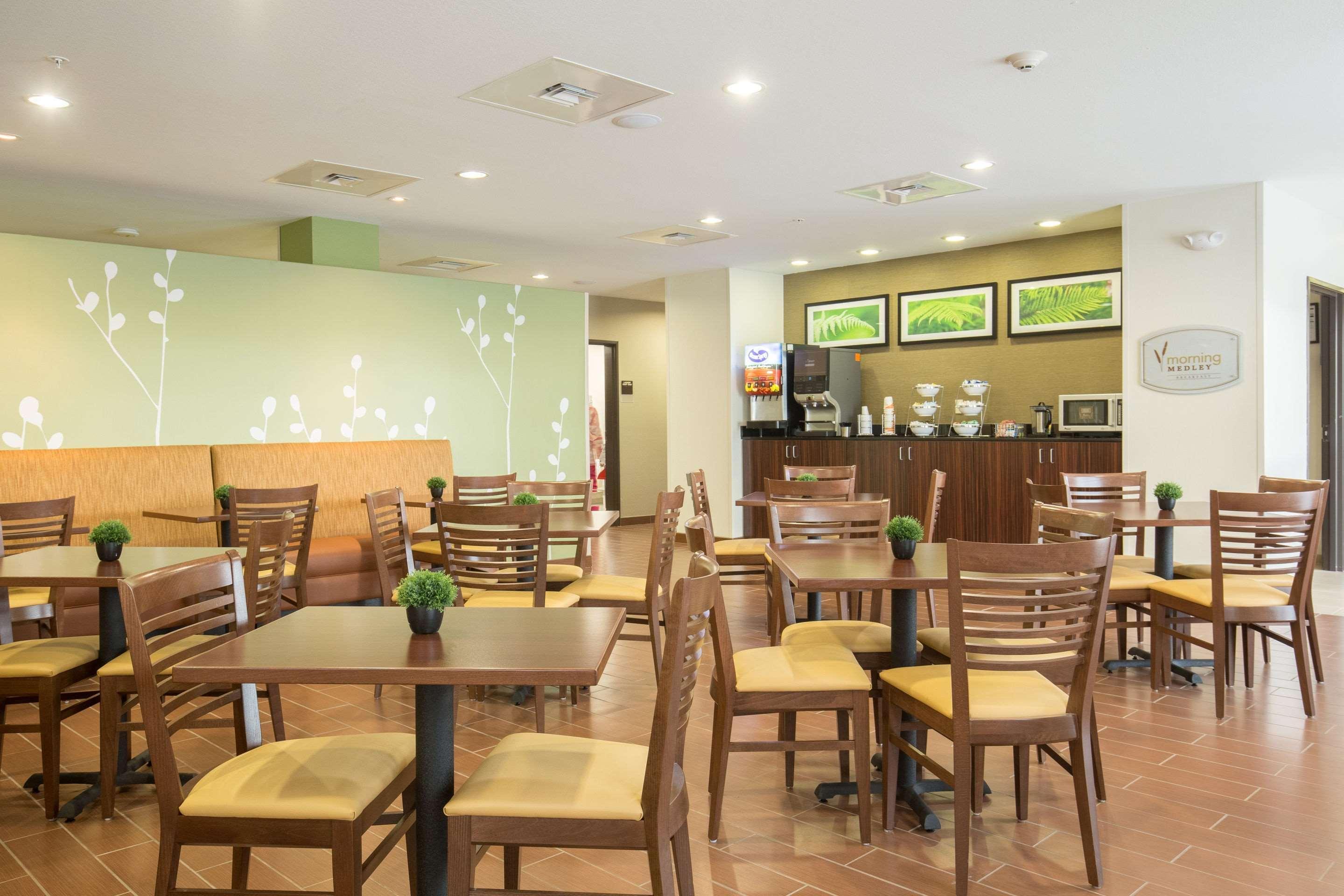 אינגלסייד Sleep Inn & Suites מראה חיצוני תמונה