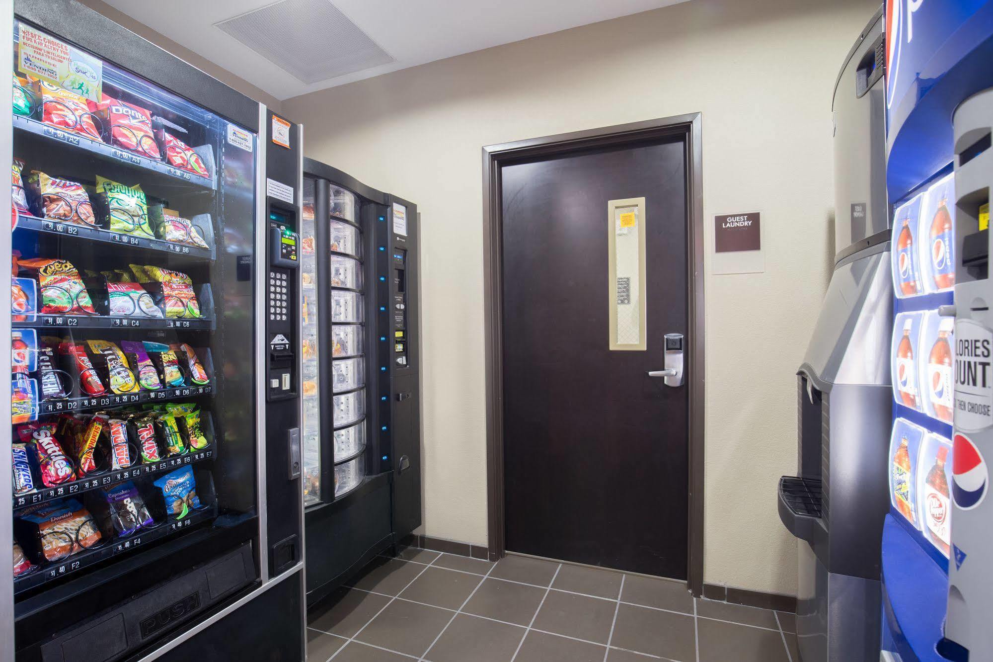 אינגלסייד Sleep Inn & Suites מראה חיצוני תמונה
